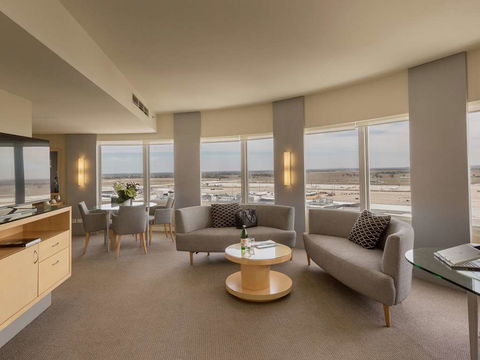 PARKROYAL Melbourne Airport - Holiday Byron Bay 13