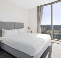 Meriton Suites George St - Holiday Byron Bay