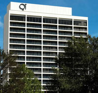 QT Canberra - Holiday Byron Bay