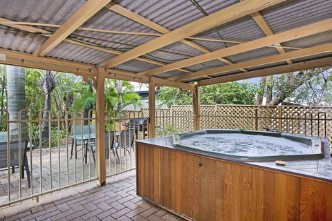 Econo Lodge City Palms Brisbane - Holiday Byron Bay 4