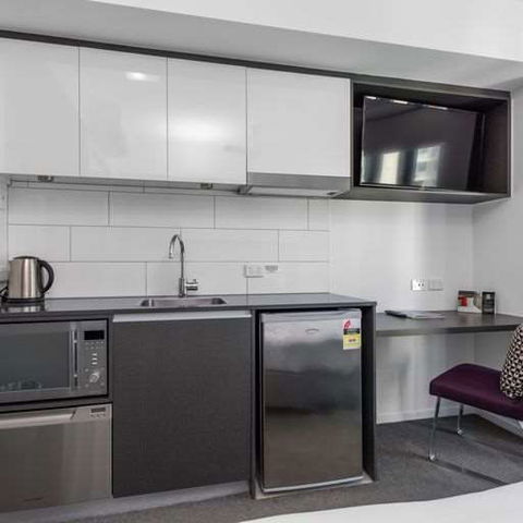 H On Mitchell Apartment Hotel - Holiday Byron Bay 1