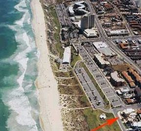Scarborough Beach Front Accommodation - Holiday Byron Bay 0