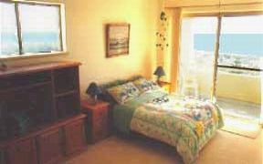 Scarborough Beach Front Accommodation - Holiday Byron Bay 1