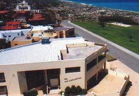 Scarborough Beach Front Accommodation - Holiday Byron Bay 2