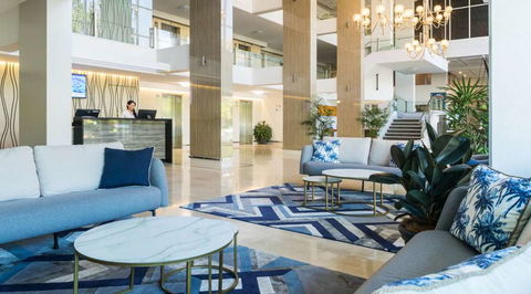 Pacific Hotel Cairns - Holiday Byron Bay 2