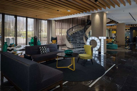 QT Canberra - Holiday Byron Bay 2