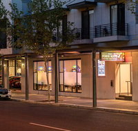 Mawson Lakes Hotel - Holiday Byron Bay