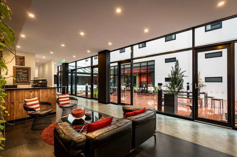 Essence Hotel Carlton - Holiday Byron Bay 2