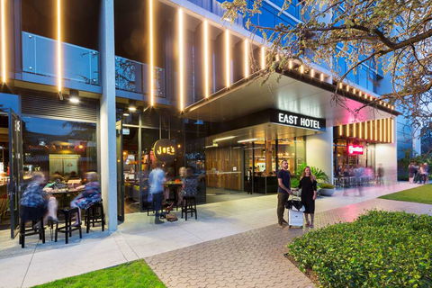 East Hotel - Holiday Byron Bay 1