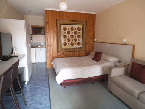 Yarragon Motel - Holiday Byron Bay 0
