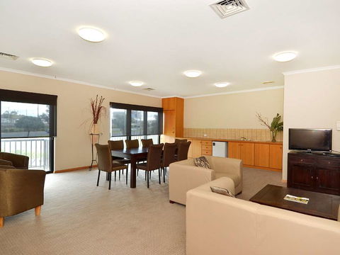 Best Western Geelong Motor Inn - Holiday Byron Bay 1