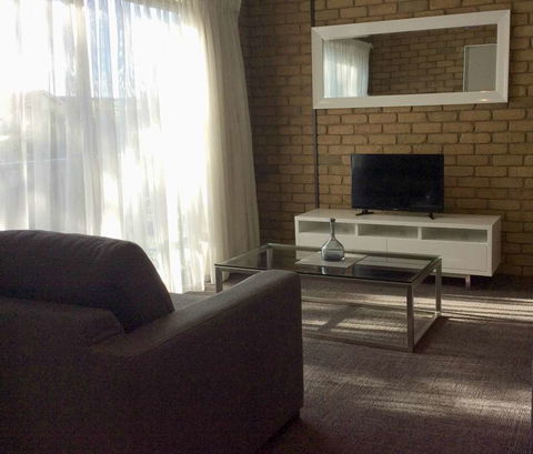 Best Western Geelong Motor Inn - Holiday Byron Bay 2