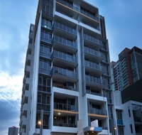 Meriton Suites Southport - Holiday Byron Bay