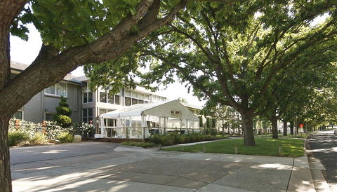Forrest Hotel & Apartments - Holiday Byron Bay 0