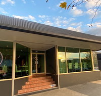Ashton Townhouse Motel  Suites Tumut - Holiday Byron Bay