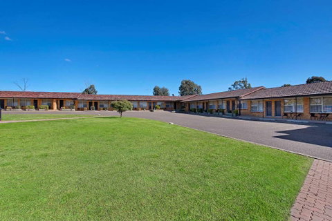 Econo Lodge Savannah Park Tamworth - Holiday Byron Bay 2