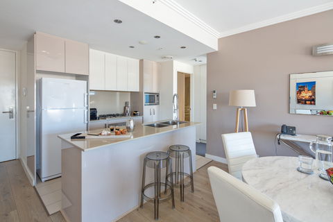Zara Tower Serviced Apartments - Holiday Byron Bay 11