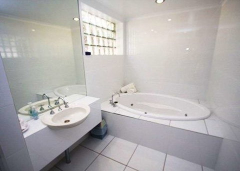 Comfort Inn Lady Augusta - Holiday Byron Bay 10