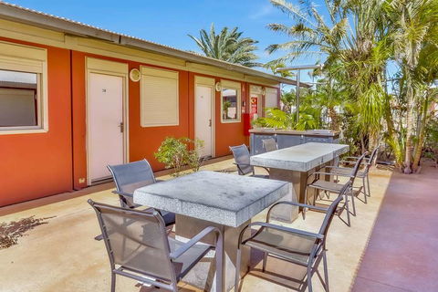Econo Lodge Karratha - Holiday Byron Bay 14
