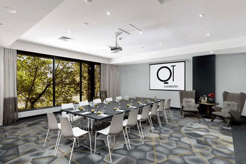 QT Canberra - Holiday Byron Bay 8