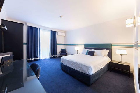 Ramada By Wyndham Diplomat Canberra - Holiday Byron Bay 3