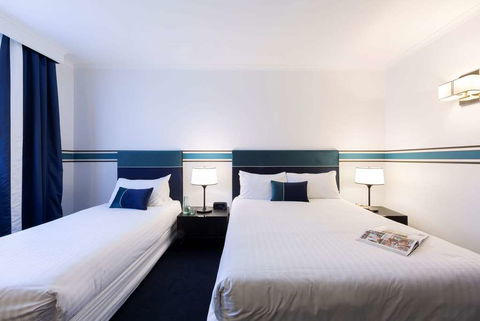 Ramada By Wyndham Diplomat Canberra - Holiday Byron Bay 5