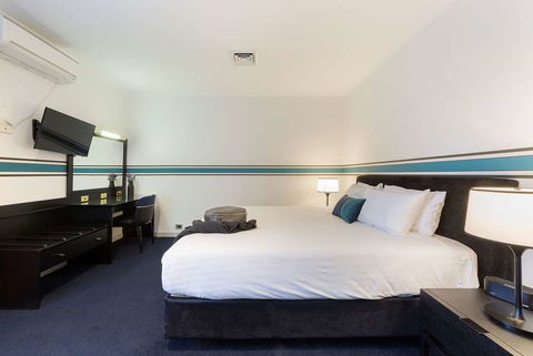 Ramada By Wyndham Diplomat Canberra - Holiday Byron Bay 6