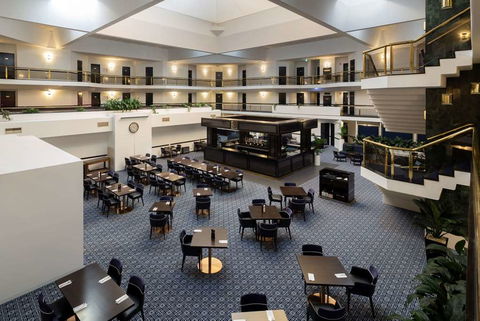 Ramada By Wyndham Diplomat Canberra - Holiday Byron Bay 12