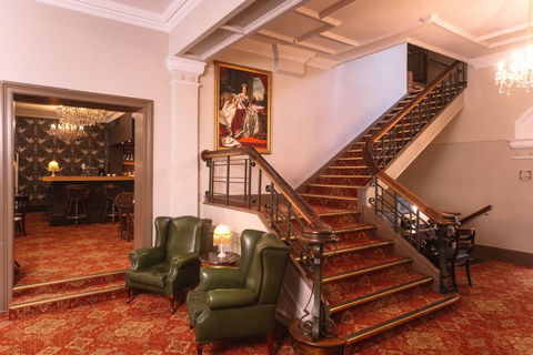 Hadley's Orient Hotel - Holiday Byron Bay 2