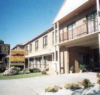 Holbrook Town Centre Motor Inn - Holiday Byron Bay