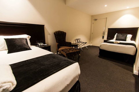 International Hotel Wagga Wagga - Holiday Byron Bay 1