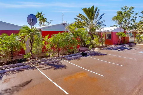 Econo Lodge Karratha - Holiday Byron Bay 1