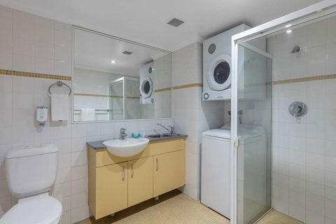 Nesuto Chippendale Sydney Apt Hotel - Holiday Byron Bay 2