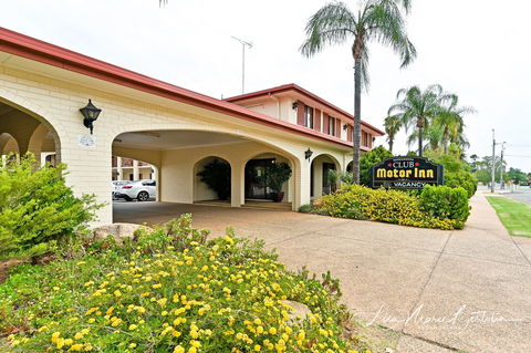 Narrandera Club Motor Inn - Holiday Byron Bay 0