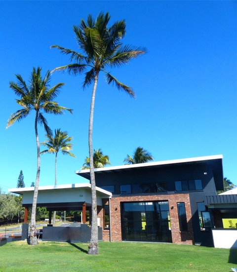 Mackay Seabreeze Apartments - Holiday Byron Bay 2