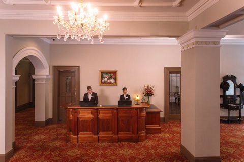 Hadley's Orient Hotel - Holiday Byron Bay 1