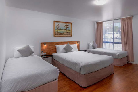 Econo Lodge Lilydale - Holiday Byron Bay 0