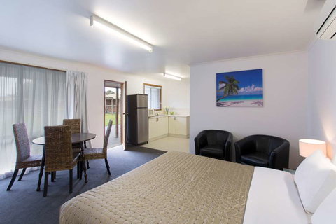 Best Western Colonial Village Motel - Holiday Byron Bay 1