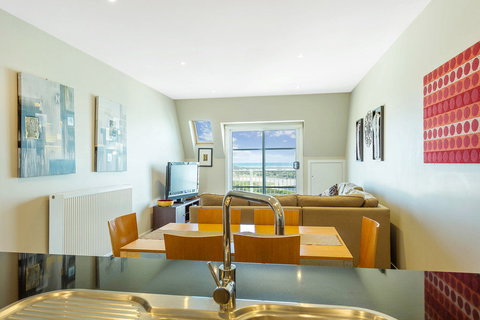 Deep Blue Hotel & Hot Springs - Holiday Byron Bay 1