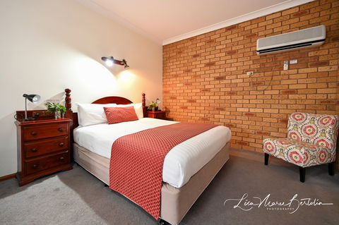 Narrandera Club Motor Inn - Holiday Byron Bay 1