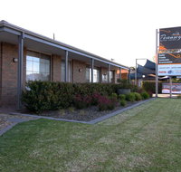 Pevensey Motor Lodge - Holiday Byron Bay