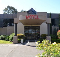 Dingley International Hotel - Holiday Byron Bay