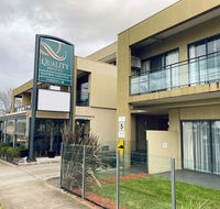 Quality Hotel Bayside Geelong - Holiday Byron Bay