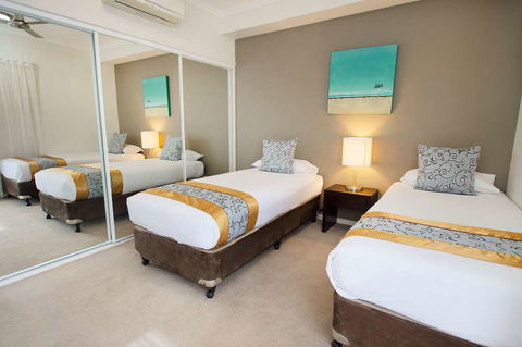 Gladstone City Central - Holiday Byron Bay 2