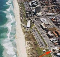 Scarborough Beach Front Accommodation - Holiday Byron Bay