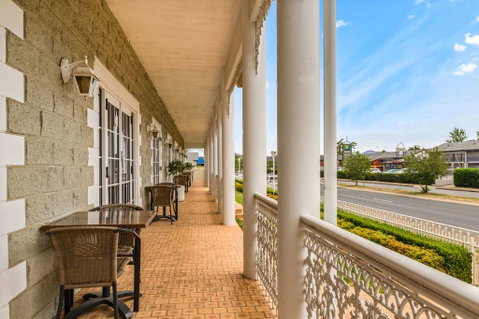 Quality Inn Ashby House Tamworth - Holiday Byron Bay 2