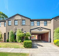 Comfort Inn Dandenong - Holiday Byron Bay