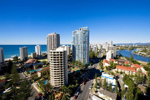Wyndham Surfers Paradise Resort - Holiday Byron Bay 0