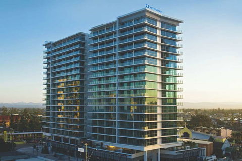 Wyndham Surfers Paradise Resort - Holiday Byron Bay 2