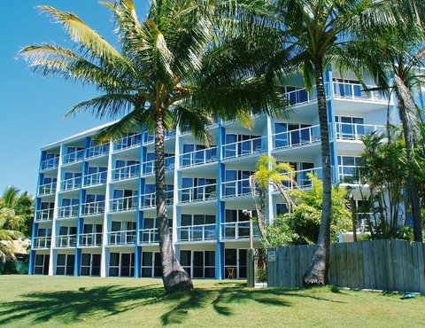 Hotel Ocean International - Holiday Byron Bay 0